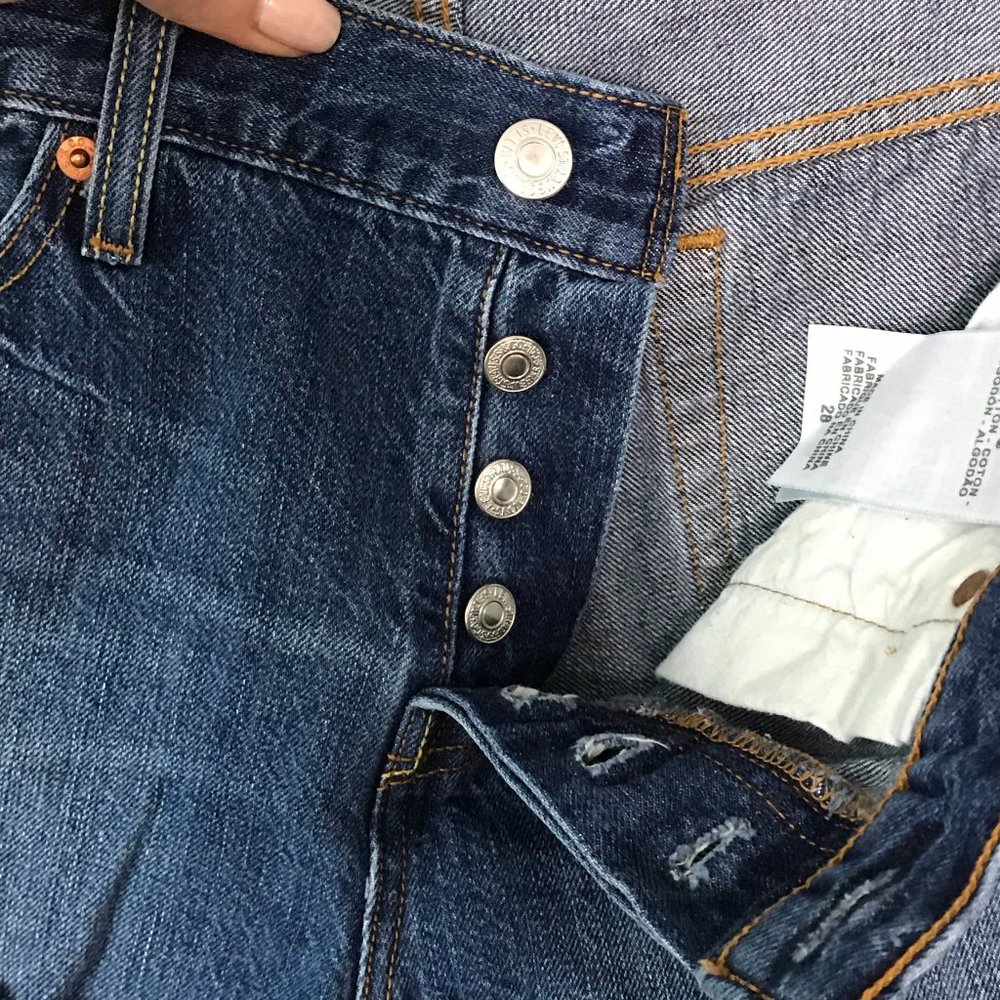 Levi's Blue Denim Cut-off Button Front 501 Short - Picture 8 of 8